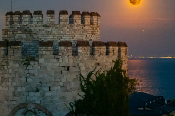 Ayşegül Elif Sofuoğlu ile Yedikule’de Yıldızlı Bir Gece: Zindan İki Hece